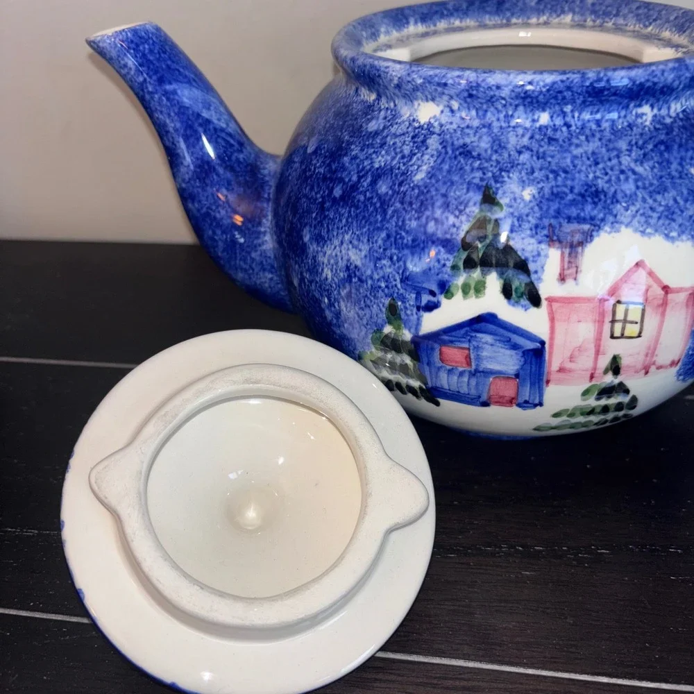 Vintage Marketplace Made in Italy‎ 1993 | Holiday Themed Christmas Cabin Teapot